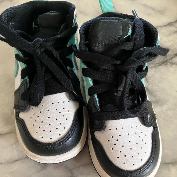 Jordan 1 Mid Toddler Boy Shoes Size 6C - Picture 4 of 4